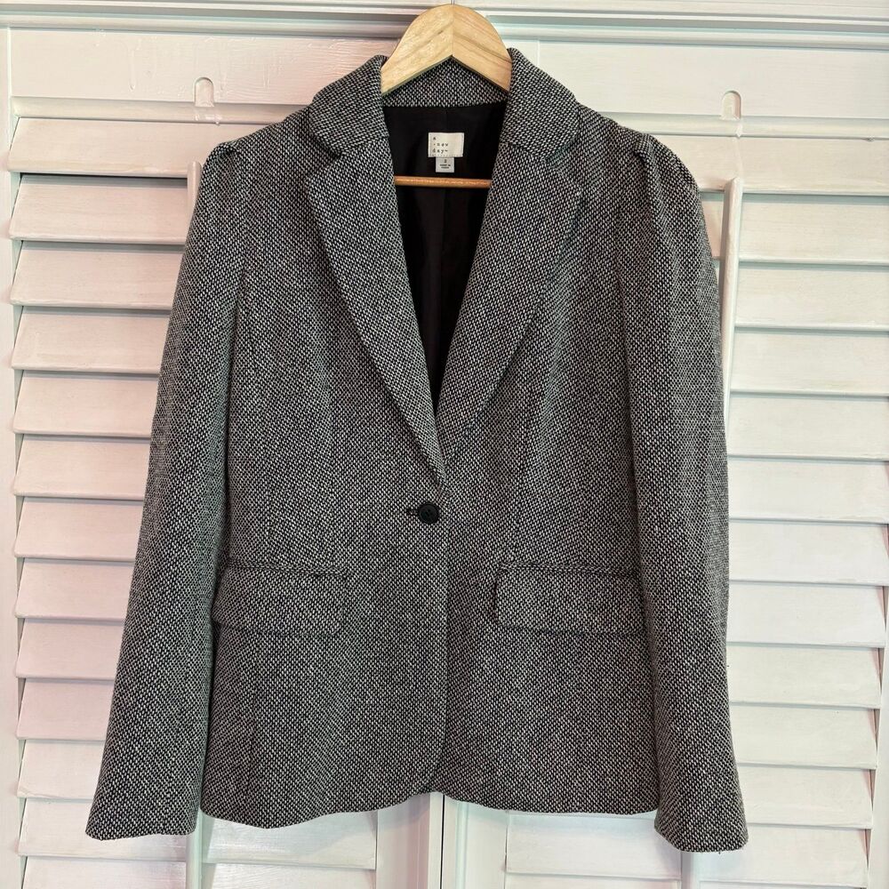 A New Day Black And‎ White Blazer Size 2